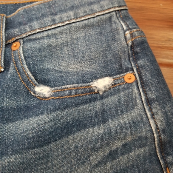 Madewell's The High-Rise Slim Boyjean Denim - Picture 6 of 16
